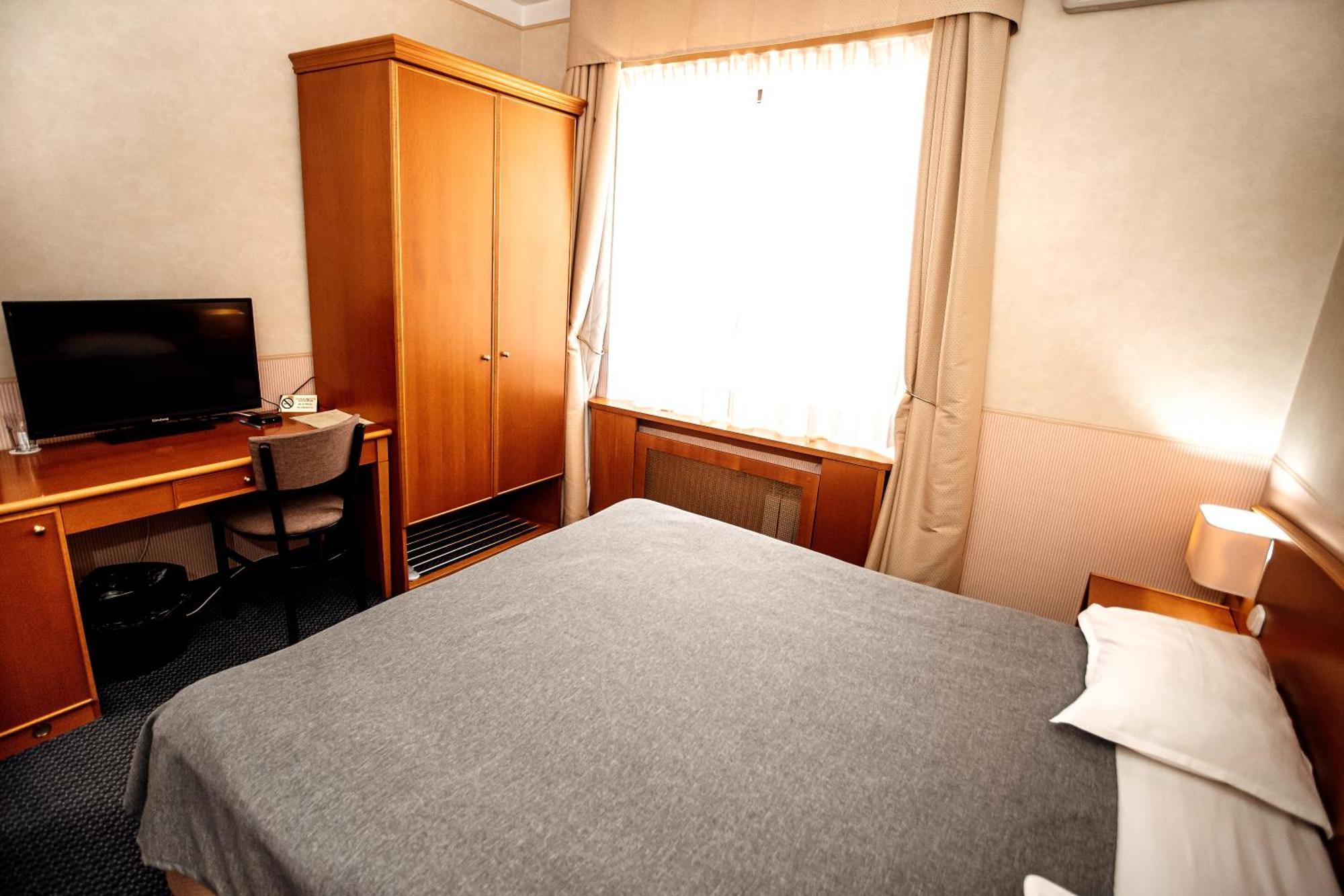Marko Polo Hotel Aksay Bagian luar foto
